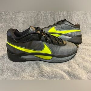 Nike Freak 6 Basketball Shoes